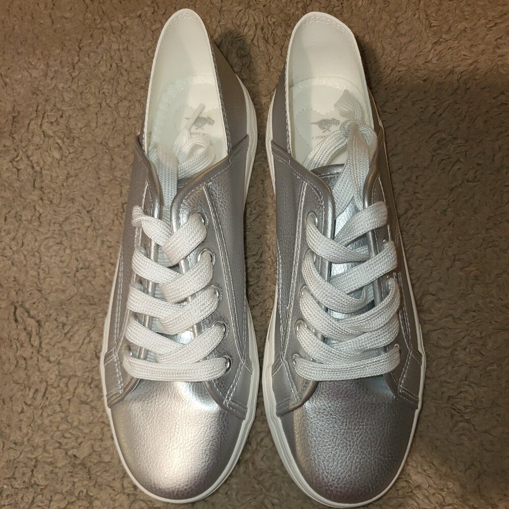 Rocket Dog Silver Sneakers Women's Size 9 New